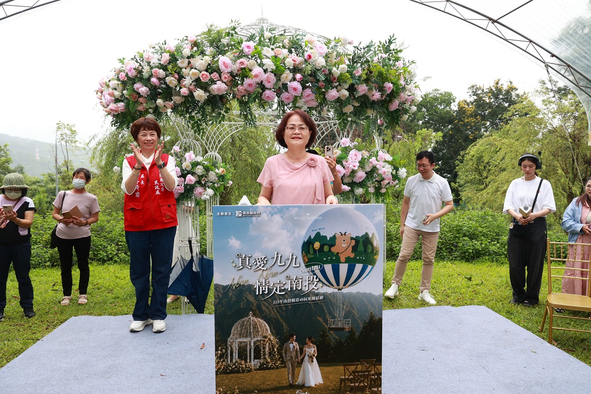 締造全台獨一無二的氦氣球集團婚禮 浪漫升空到高點