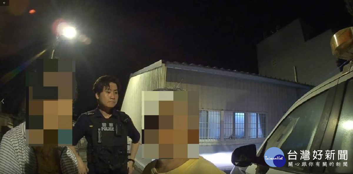 大雨將至老翁夜間散步迷途,，大崙警執行防飆勤務及時協助返家。