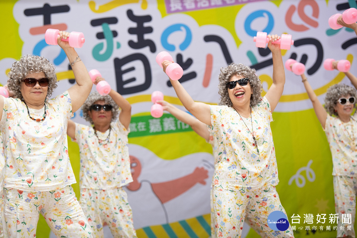嘉義市第15屆「長者活躍老化競賽—嘉寶趴踢秀」今天在東區體育館熱鬧登場／嘉義市府提供