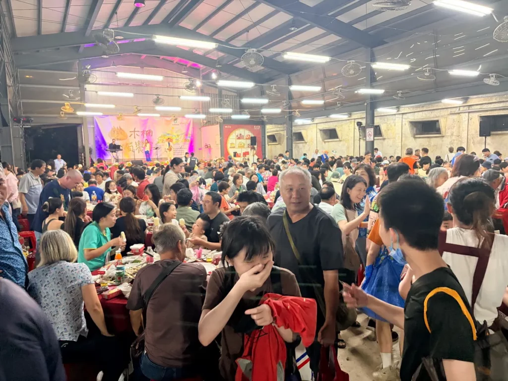 近千人無懼大雨，參加木柵綠竹筍饗宴。木柵區農會提供