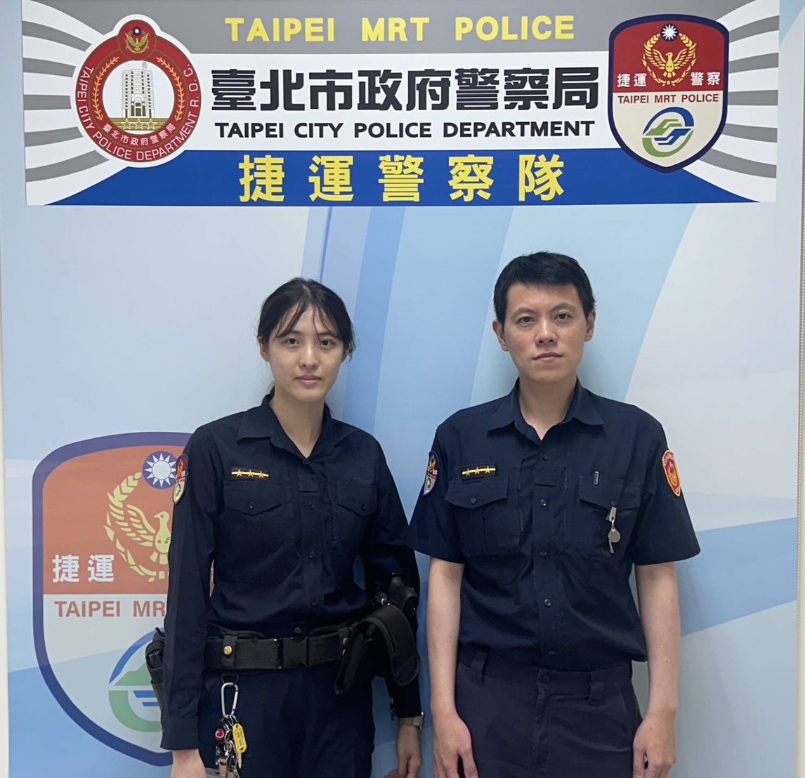 現場處理員警：警員辛睿蕓、柯俊羽。(圖／記者李健興 翻攝）