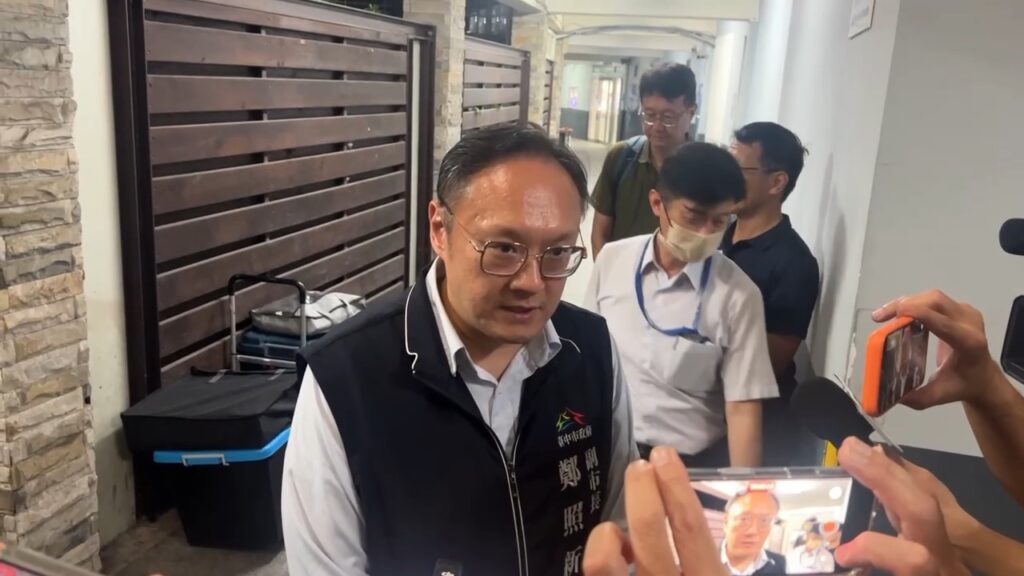 中市蝴蝶谷步道落石山難 鄭照新深夜慰問家屬、全力協助善後 42 %E5%92%8C%E5%B9%B3%E5%8D%80%E8%9D%B4%E8%9D%B6%E8%B0%B7%E6%AD%A5%E9%81%93%E8%90%BD%E7%9F%B3%E5%B1%B1%E9%9B%A3 %E9%84%AD%E5%89%AF%E5%B8%82%E9%95%B7%E6%B7%B1%E5%A4%9C%E6%85%B0%E5%95%8F%E5%AE%B6%E5%B1%AC %E5%85%A8%E5%8A%9B%E5%8D%94%E5%8A%A9%E5%96%84%E5%BE%8C