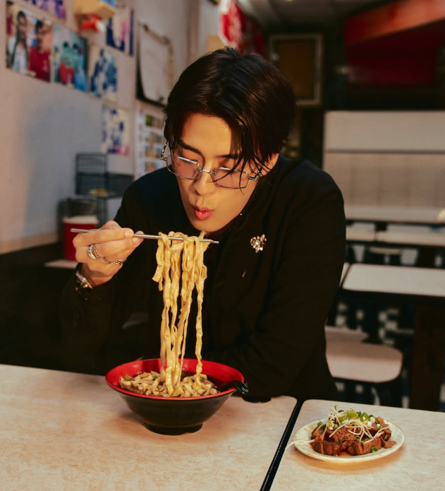 James Lee同台莫文蔚受到矚目。(圖/翻攝James Lee IG)