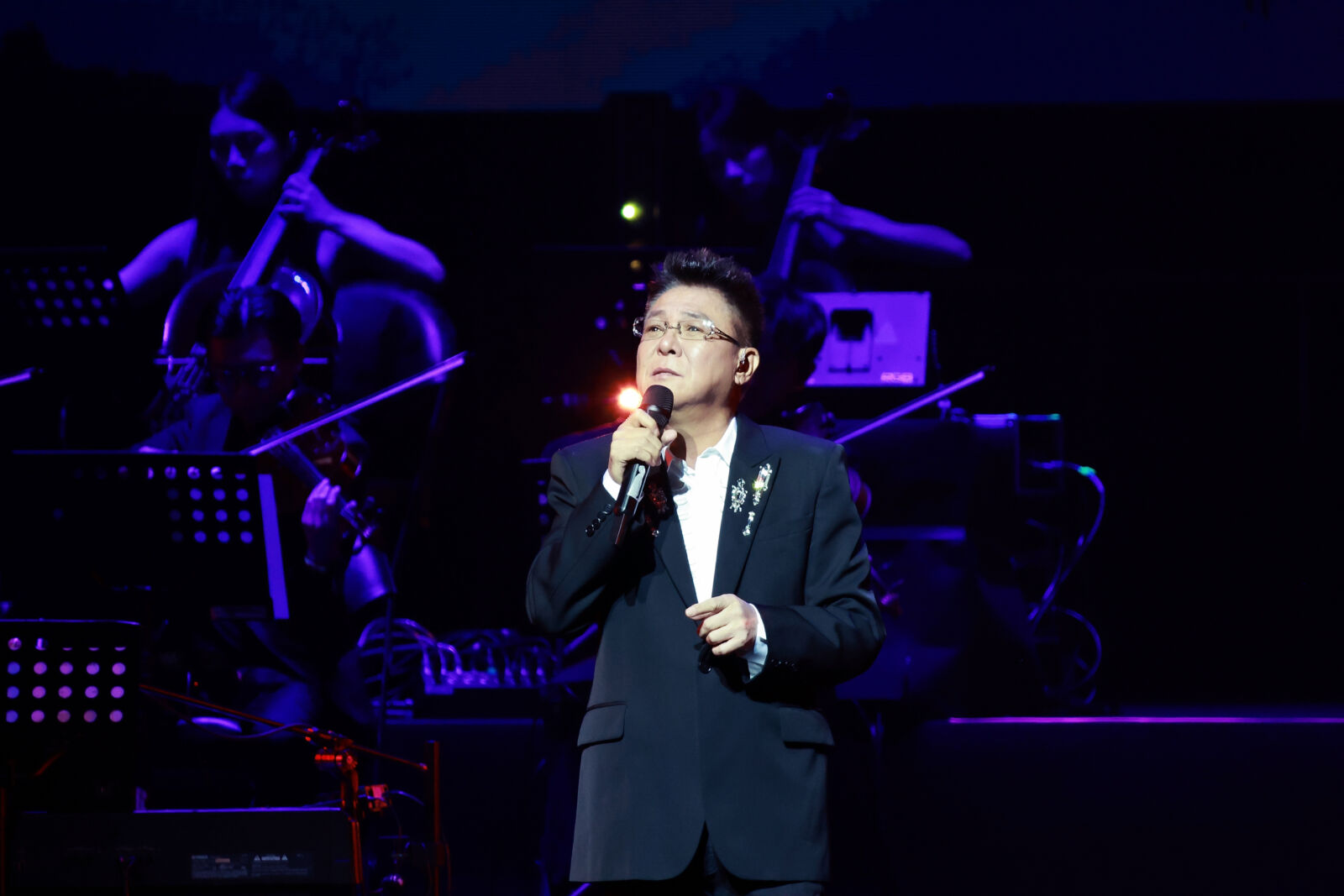 【有影】「票賣2萬怎麼敢呢?」姜育恆演唱會座無虛席 全場合唱《再回首》掀回憶殺 231 CNEWS195260628a01