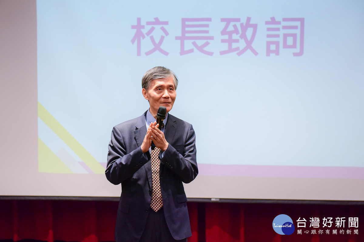 中原大學校長李英明表示,AI競賽展現行政同仁跨域創新能力,未來將持續支持成果落地應用。