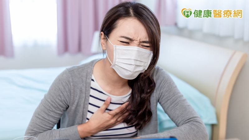 19歲女大生咳血、胸痛驚見3顆肺部腫瘤 竟是罕見「肉芽腫性多血管炎」