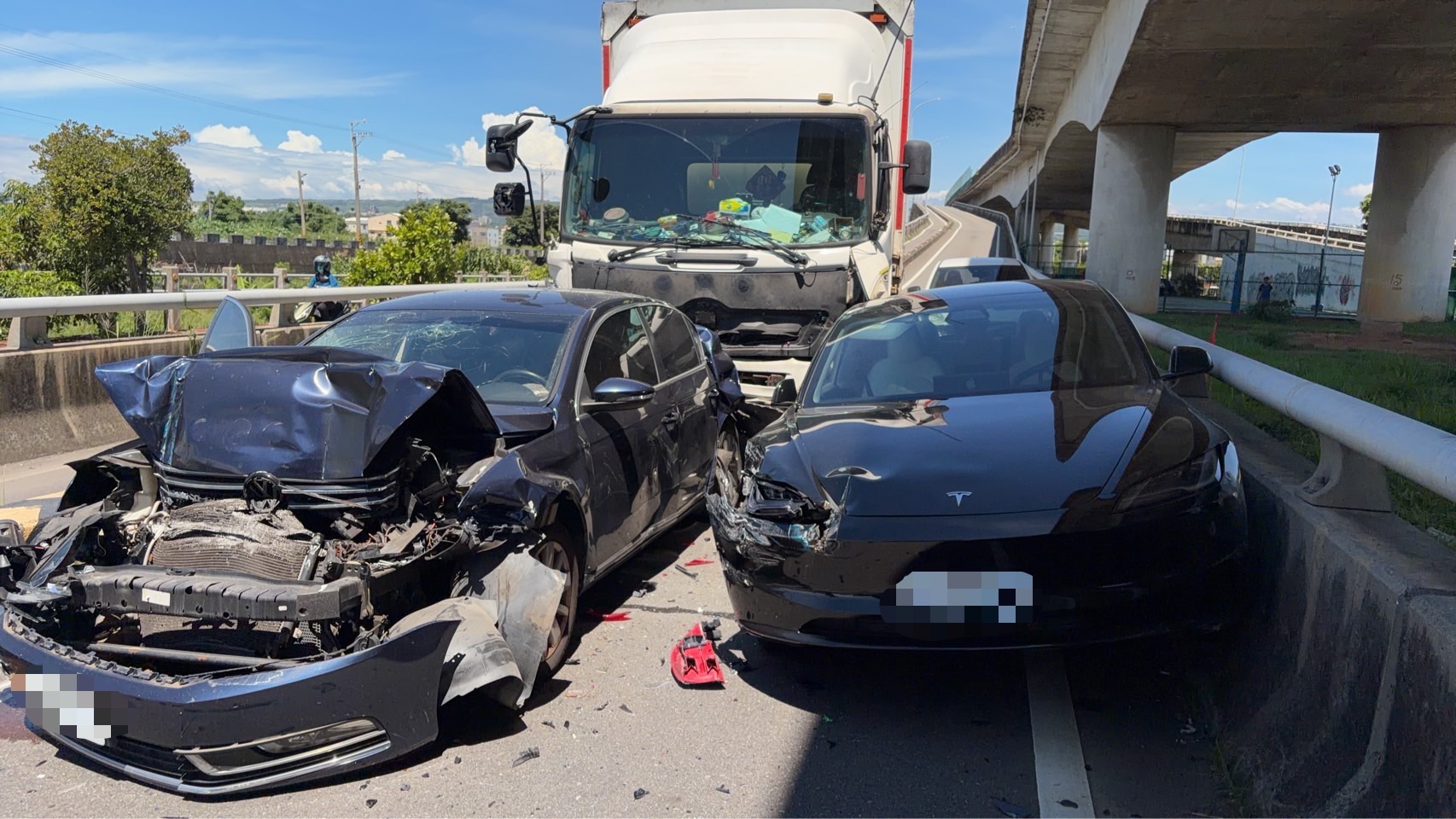 台中龍井5車事故釀6人受傷 向上路八段一度影響交通全數送醫
