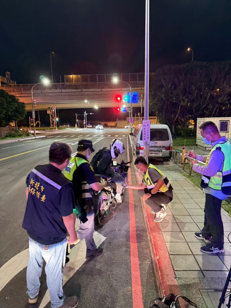 暑期護安寧 新北環警監取締噪音車啟動麥噪專案 56 《圖說》針對暑假期間改裝車與高噪音車輛展開強力取締,跨局處共同防堵噪音車。〈環保局提供〉