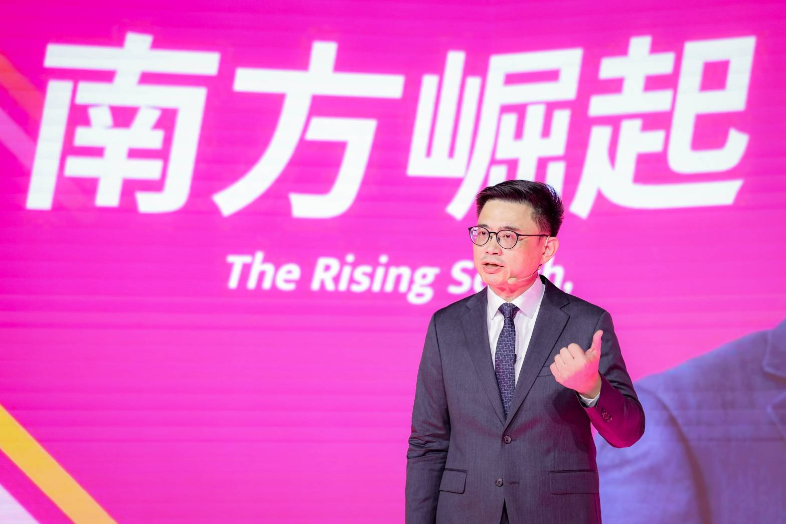 南方崛起 邁向國際！賴瑞隆發表第四棒的挑戰 公佈選戰主視覺