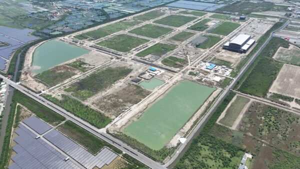 七股科技工業區空拍圖,串聯南科與溪北產業廊道,承接產業外溢並帶動區域發展。