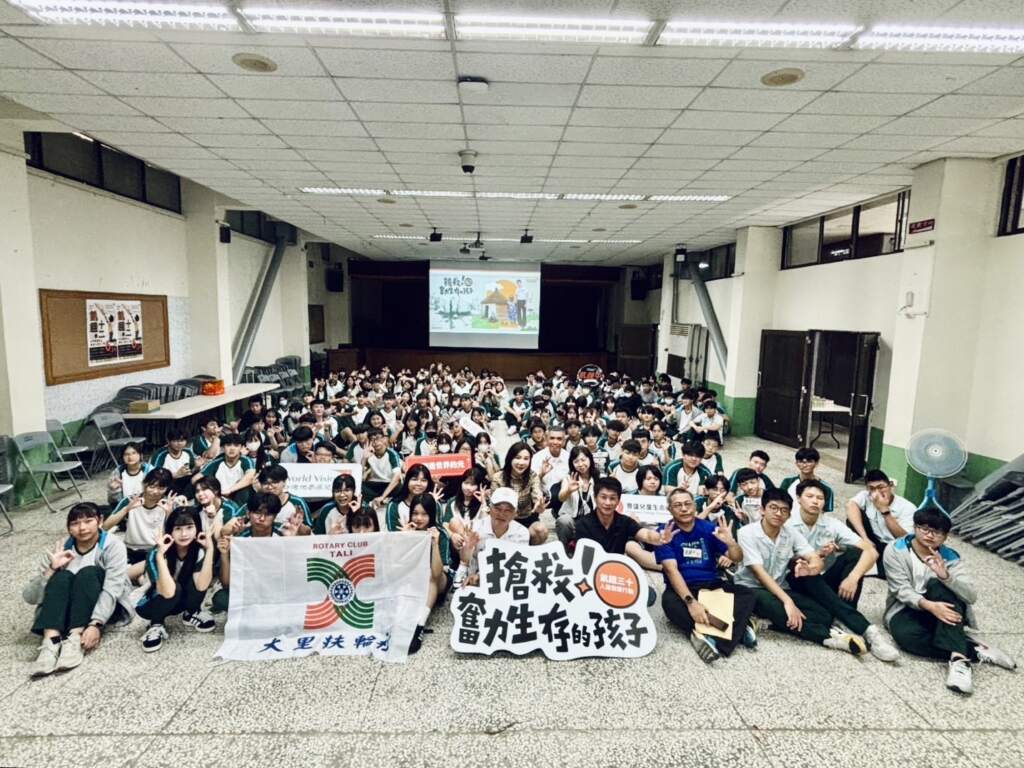 ▲大里扶輪社長期支持僑泰中學推動飢餓體驗。(圖/台灣世界展望會提供)