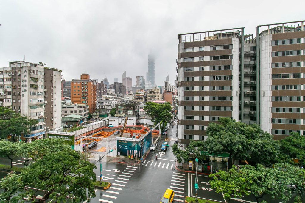 由於6月少一個周末，加上大豪雨干擾，永慶6月房市買氣小幅回落。6月月減6。(房市示意圖)