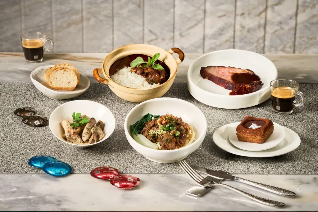 Nespresso「星饗晨宴計劃」以全新主題「環遊世界」打造期間限定早餐體驗,將文化記憶與世界產地風味濃縮於晨間餐桌之上。圖/Nespresso提供