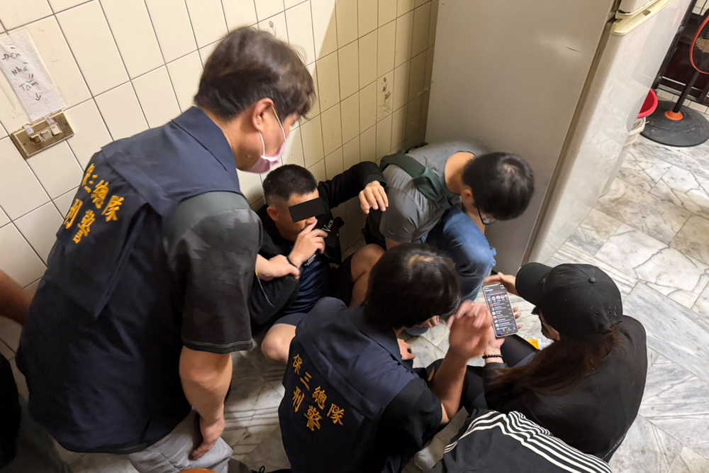 夫妻檔越籍失聯遺工成毒犯 保三總隊查獲嬰兒「絕命毒車」 238 夫妻檔越籍失聯遺工成毒犯 保三總隊查獲嬰兒「絕命毒車」 237