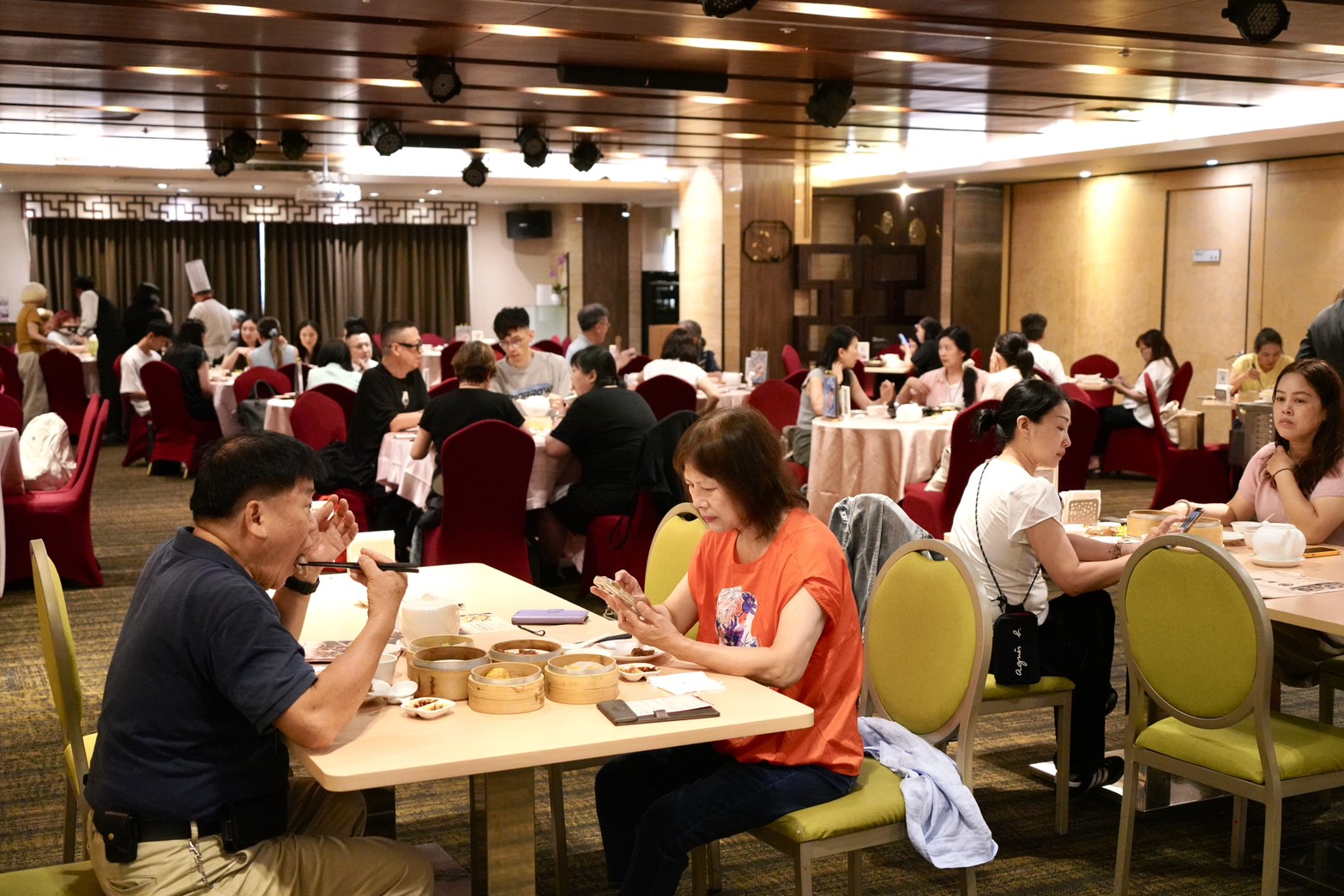 福容台北一館福粵樓、順園6月30日熄燈 常客回娘家道別 20年美味畫下溫暖句點 230 福容台北一館福粵樓、順園6月30日熄燈 常客回娘家道別 20年美味畫下溫暖句點 229