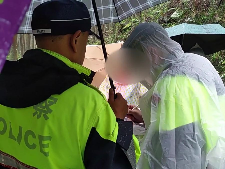 阿里山林鐵處持續會同警方取締違規行走鐵路 確保行車安全