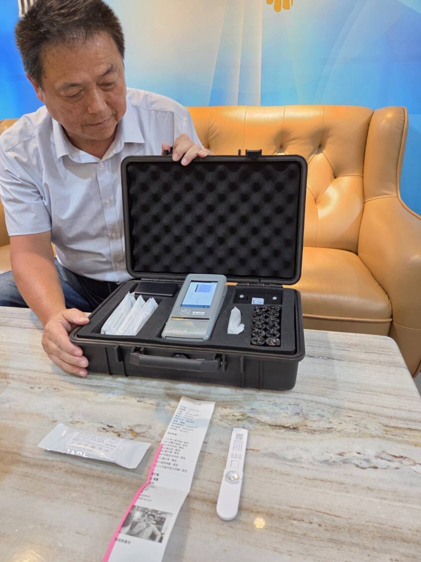 台北市度量衡商業同業公會副理事長許禎晨建議,可參考酒駕防制制度的發展經驗,逐步建立毒駕現場檢測的標準化機制,避免司法認定及證據蒐集上的盲點。(記者 包克明攝)