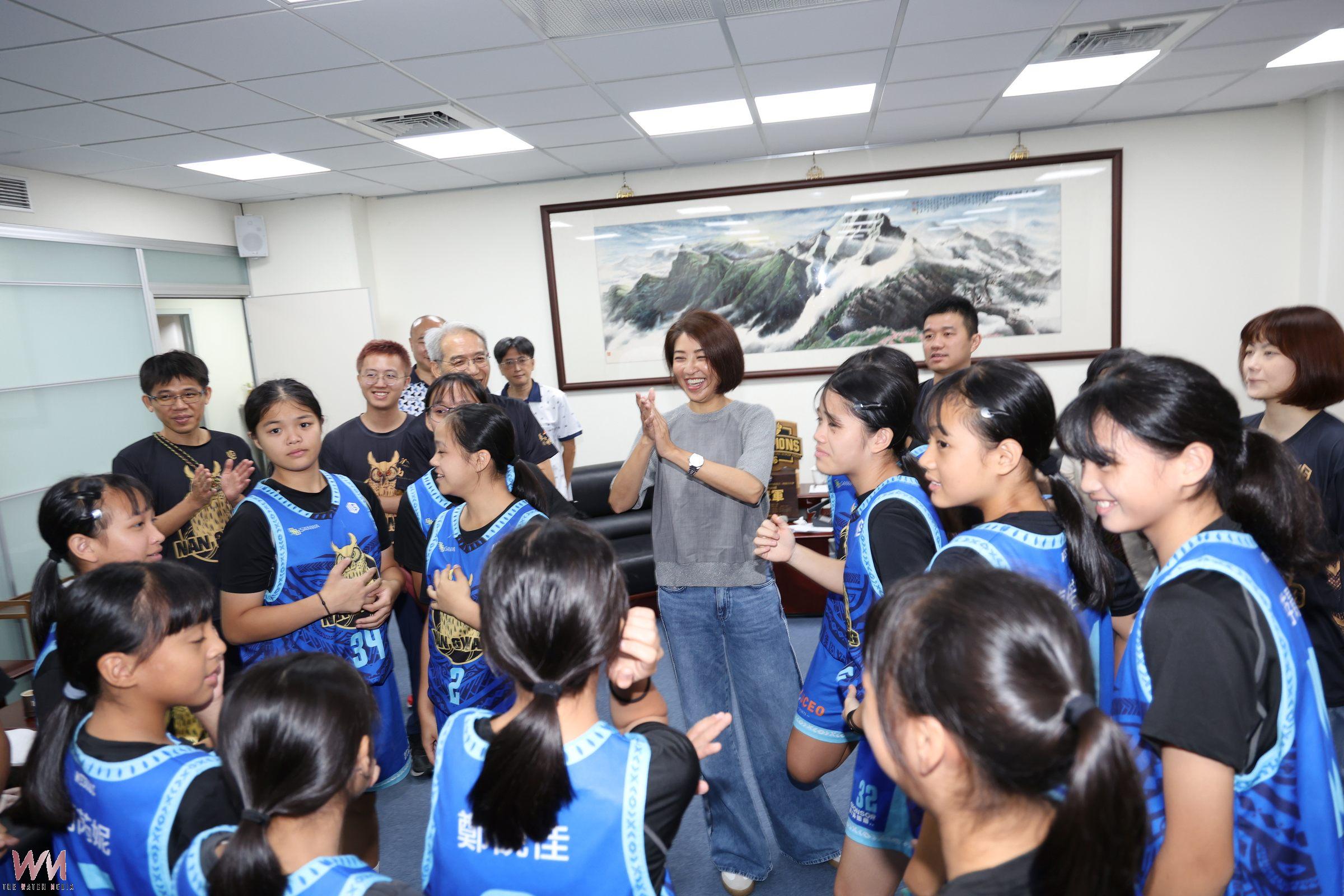 南光國小女籃勇奪全國EBL冠軍 南投縣長許淑華力讚「山城之霸」 - https://www.watchmedia01.com