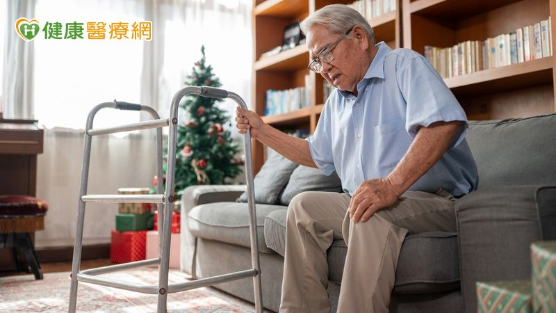 中風後手腳灼熱痛是怎麼了?醫師解析常見4大慢性疼痛與治療