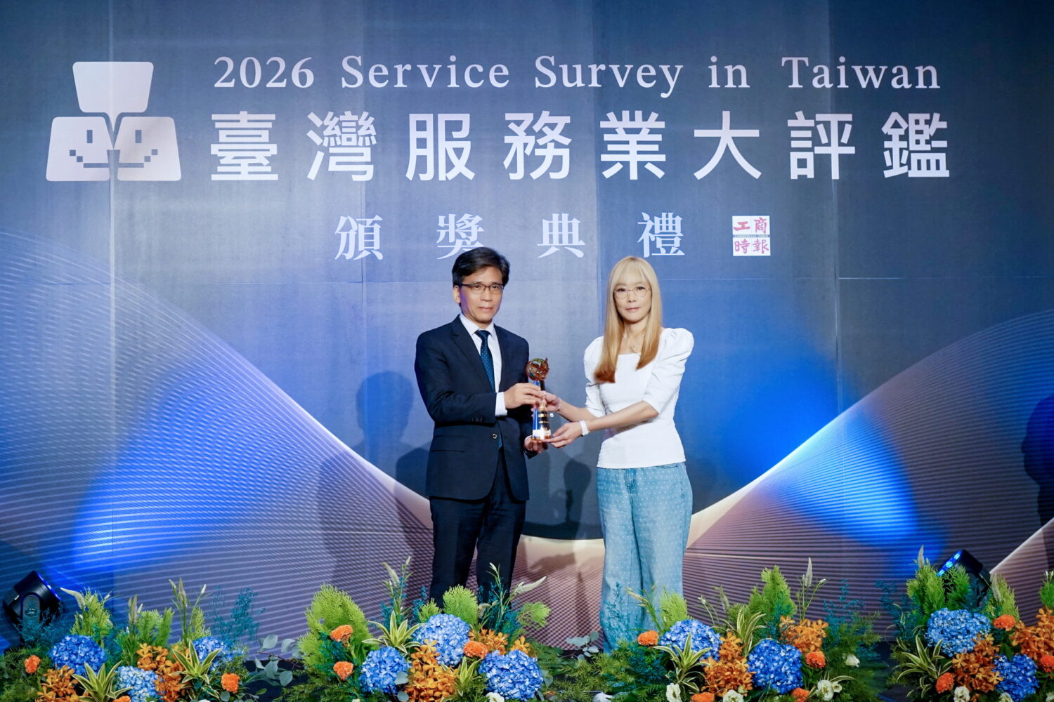 日企中最快奪6金! JINS再獲台灣服務業大評鑑肯定 JINS服務力求『客製化』 分齡分眾細節不馬虎