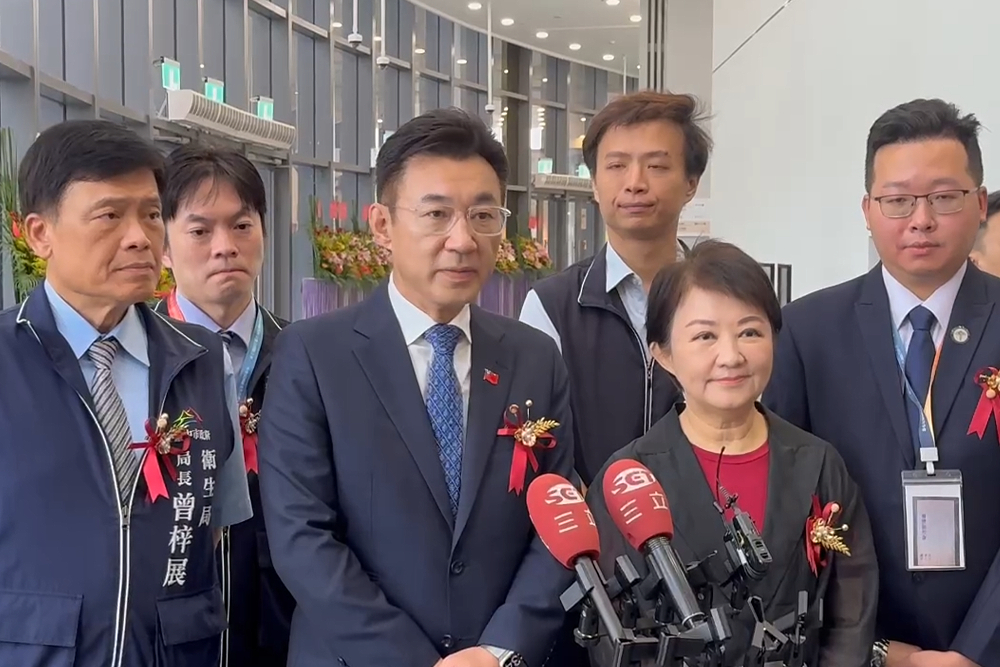 藍、白、政院版無人機條例預計周五付委 江啟臣樂見用具體討論達共識 228 藍、白、政院版無人機條例預計周五付委 江啟臣樂見用具體討論達共識 227