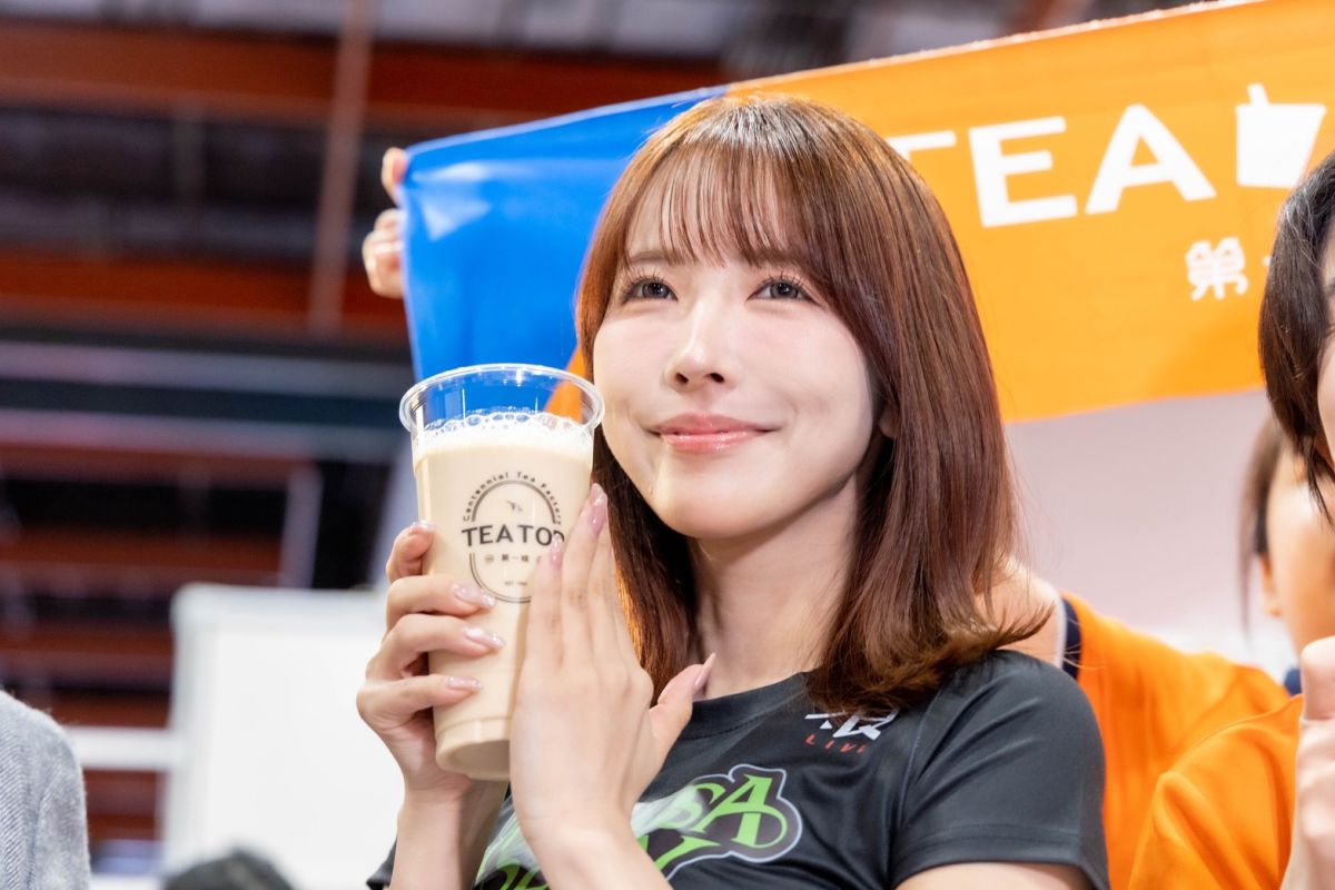 圖/三上悠亞不吝表達對台灣飲品文化的喜愛。(主辦單位提供)