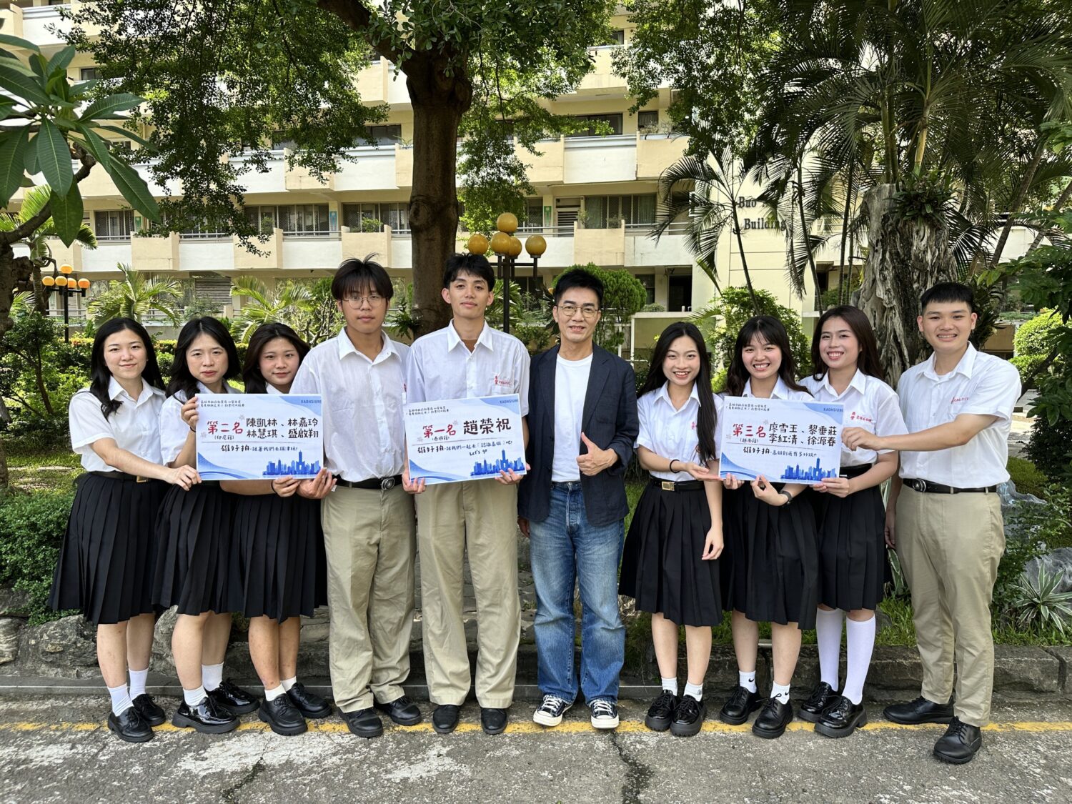 用鏡頭把高雄當第二個家！中山工商商營科僑生展現所學  包辦「看見雄新之光」創意短片前三名