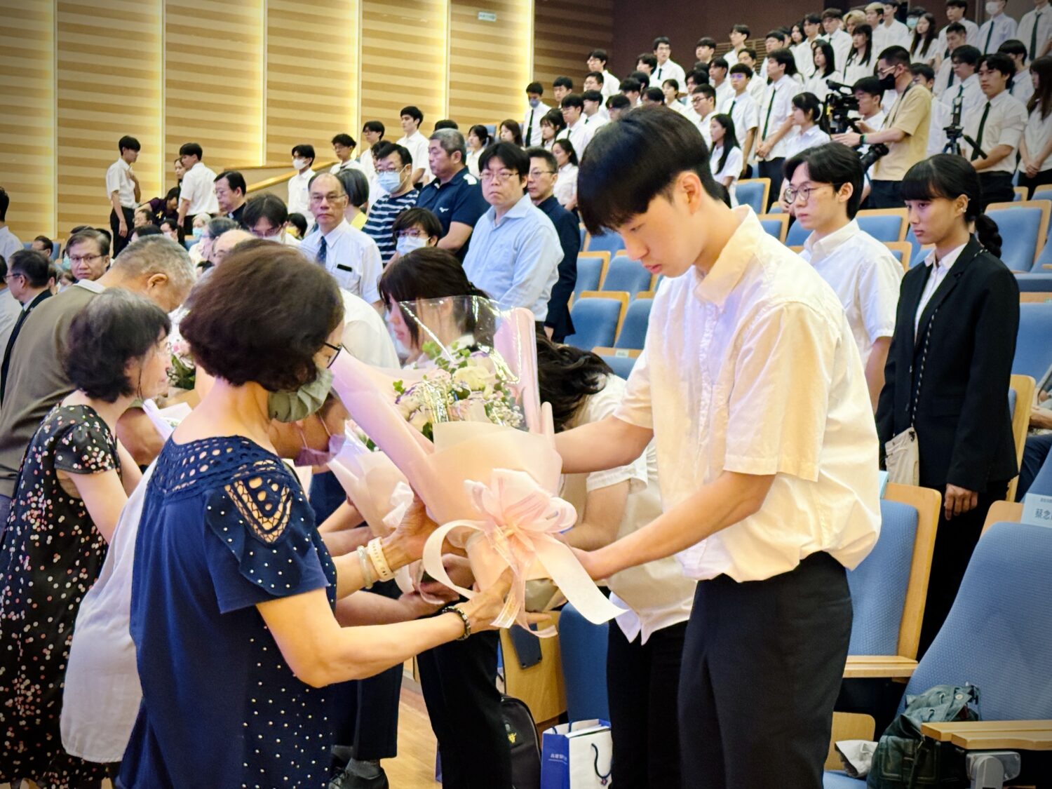 在無聲中傳遞大愛 高醫大感恩大會致敬大體老師