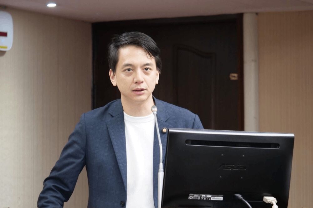 吳乃仁管收12天獲釋 牛煦庭質疑跟總統政治生命做保有關 168 照片來源:牛煦庭臉書