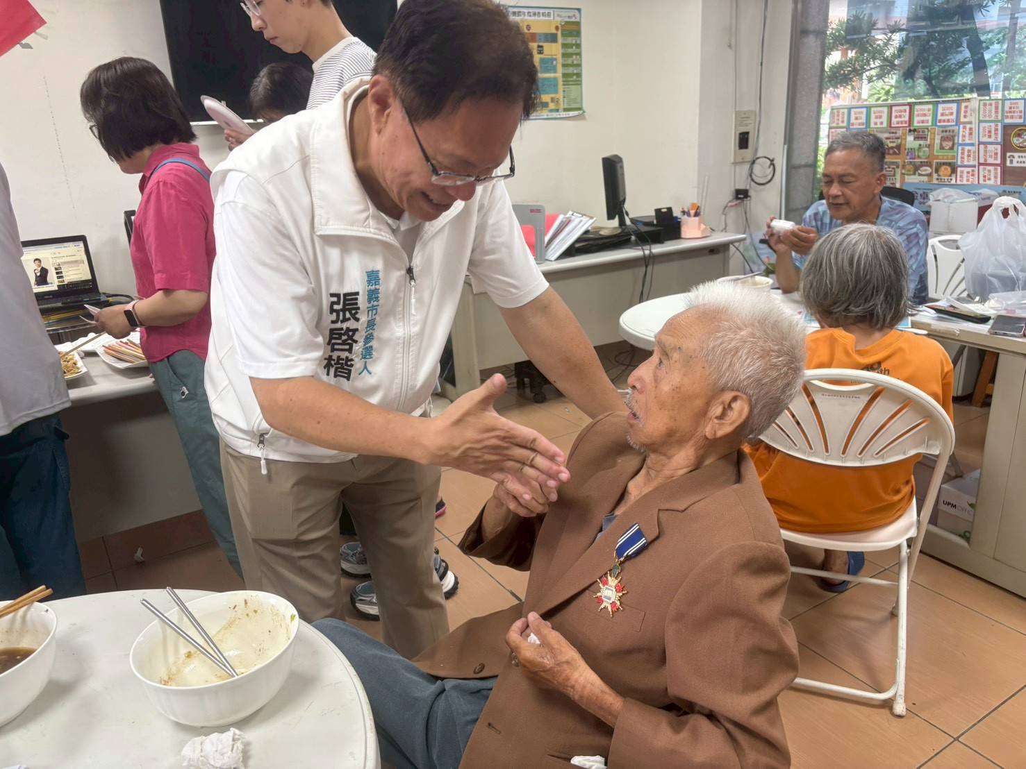 除育兒政策外,張啓楷也提出完整長者照顧藍圖。(圖/記者翻攝)