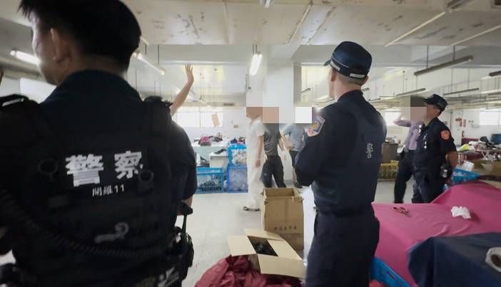 老牌成衣廠廠房遭法拍強制點交爆插曲 男子亂入被「請出」 - https://www.watchmedia01.com