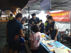 夏戀嘉年華熱鬧登場 花警刑大進駐東大門強化反詐宣導 14 1783065202173