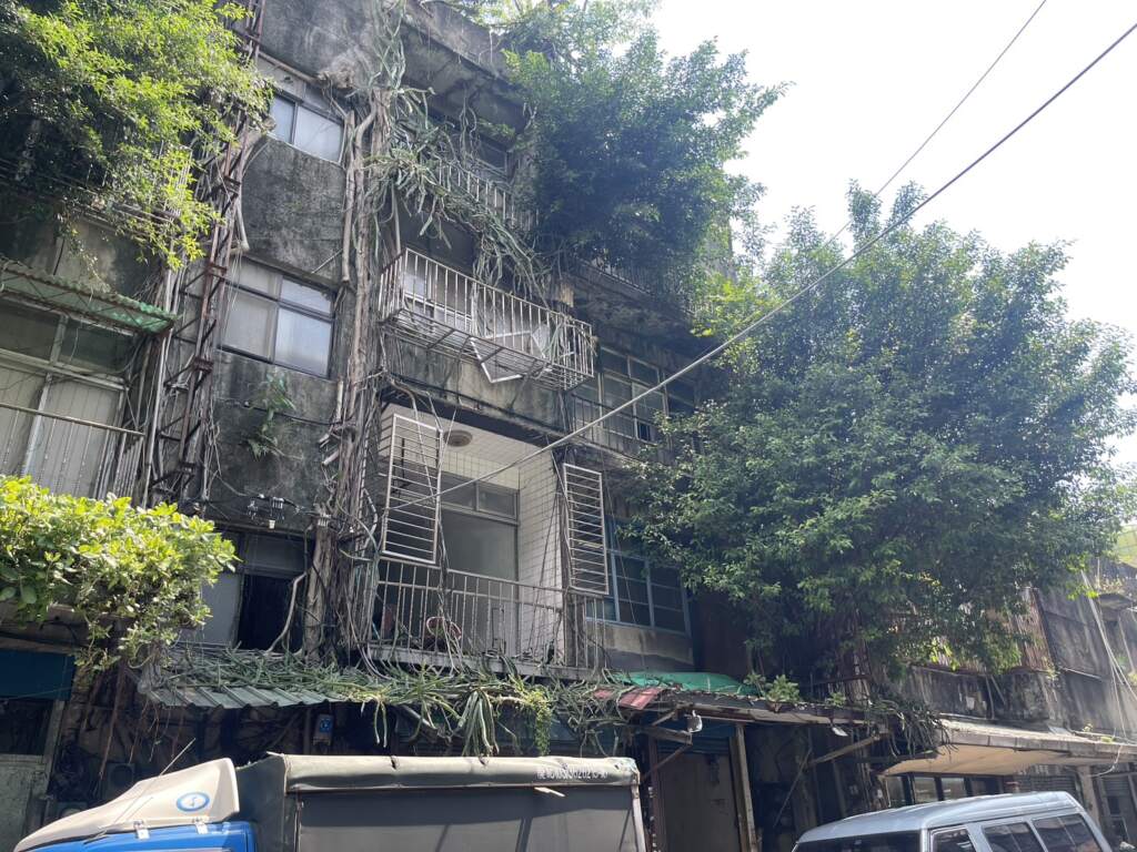 ▲五分埔都更案歷經24年終審議通過，地主籲中央檢討國家都更政策與遷建戶權益。（圖／台北遷建提供）