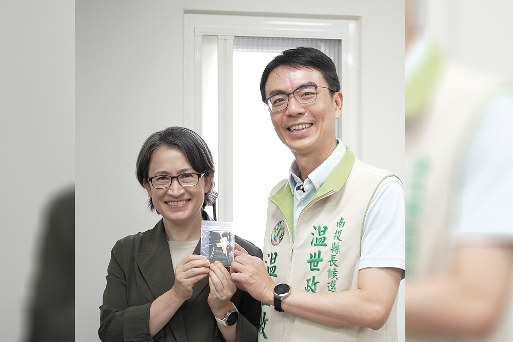蕭美琴訪南投長老教會談韌性社會 温世政贈十字架揭信仰服務心 258 蕭美琴訪南投長老教會談韌性社會 温世政贈十字架揭信仰服務心 257