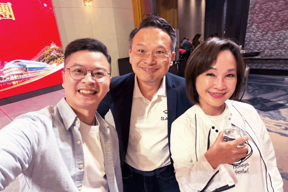張善政赴高雄會柯志恩推農產品 凌濤稱智庫戰友相聚就是最強戰力 160 照片來源:凌濤臉書
