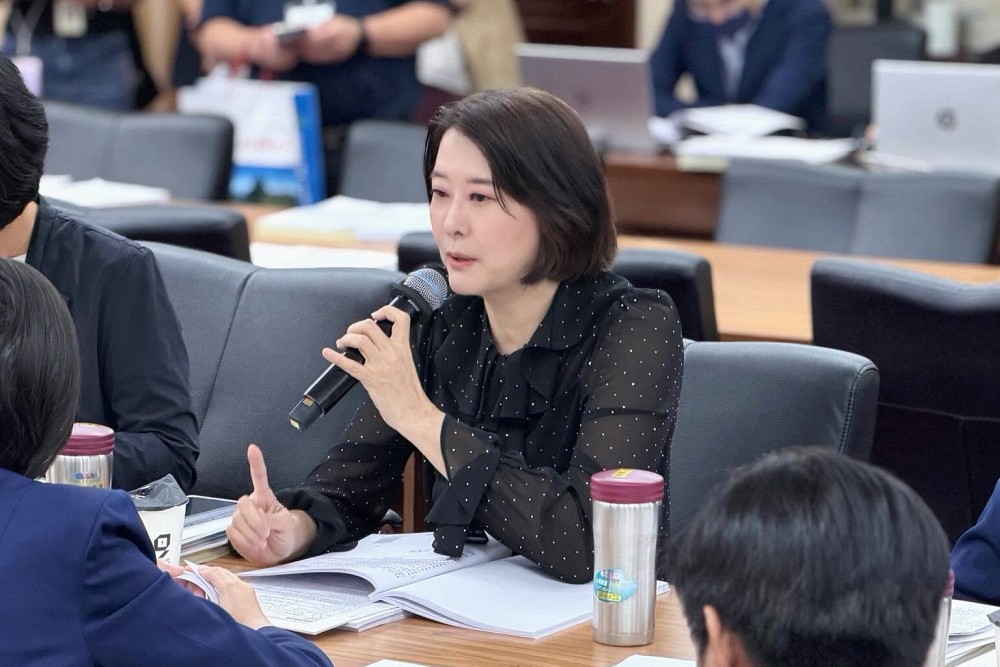 【印度移工爭議2-2】王鴻薇批勞動部因選舉「呼嚨」民眾 林沛祥籲先解決失聯移工問題 246 【印度移工爭議2-2】王鴻薇批勞動部因選舉「呼嚨」民眾 林沛祥籲先解決失聯移工問題 245