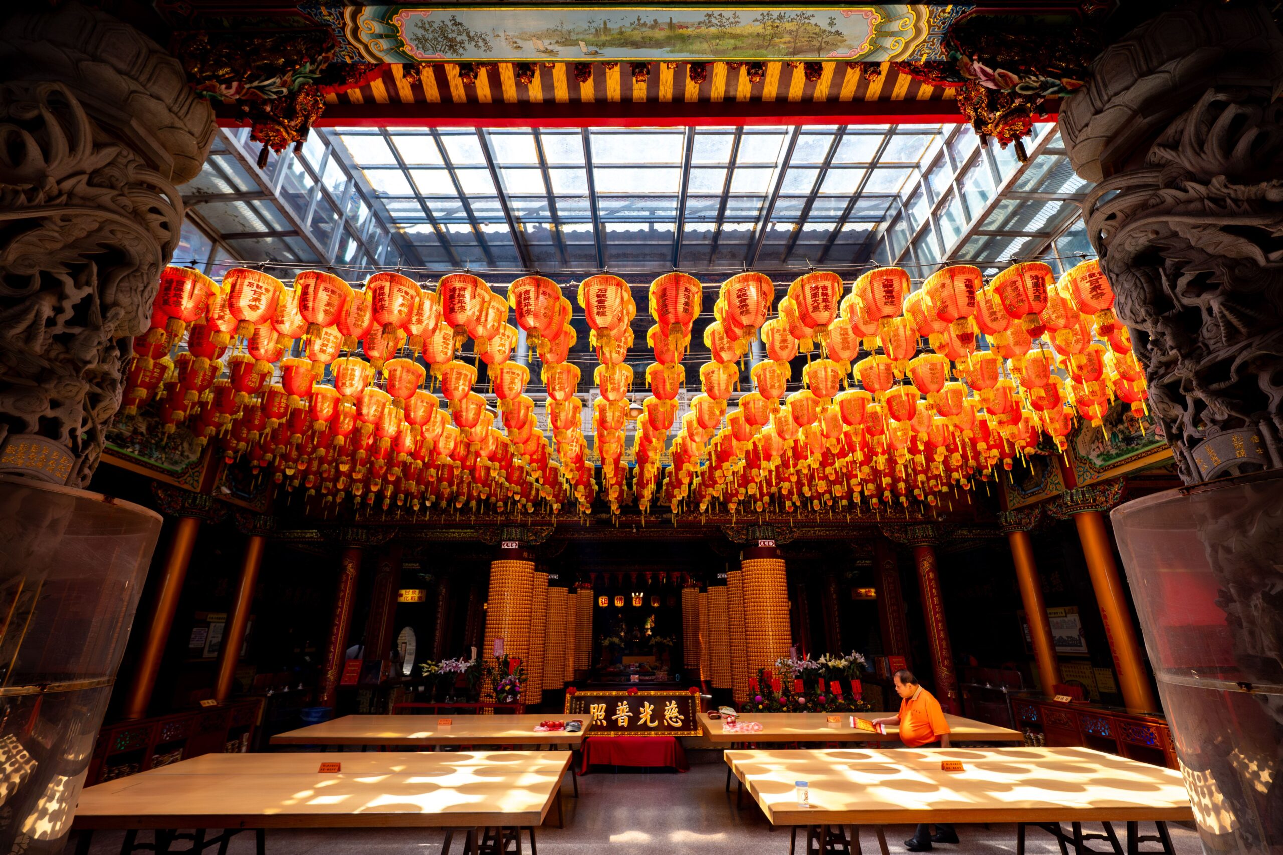 桃園觀音甘泉寺護佑地方 張善政贈匾「慈光普照」 028da955 89fa 4542 82b4 530c8627e1ab scaled