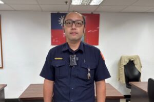 8旬婦人捷運站獨自徘徊 捷警憑一張醫院藥單 順利找到回家路 27 %E9%BB%83%E5%8B%87%E5%82%91