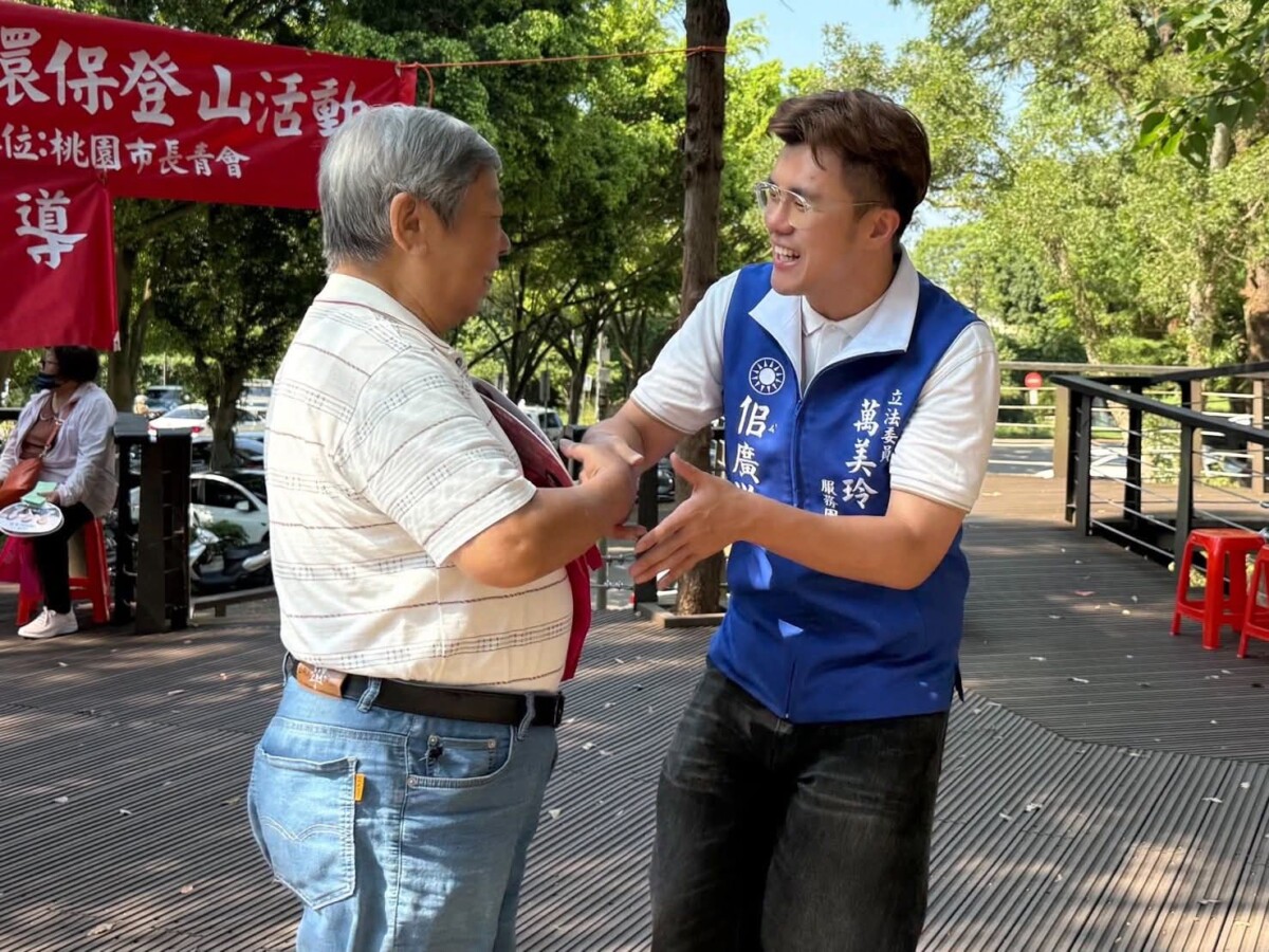 佀廣洋表面親切卻被爆料在就學期間涉嫌多起霸凌行徑，情節包括將白膠擠在同學頭上，以及口出狂言嗆聲「你知道我媽是誰嗎？」等舉止，被指恃勢凌人、態度囂張。(影像自FB社群網站)。