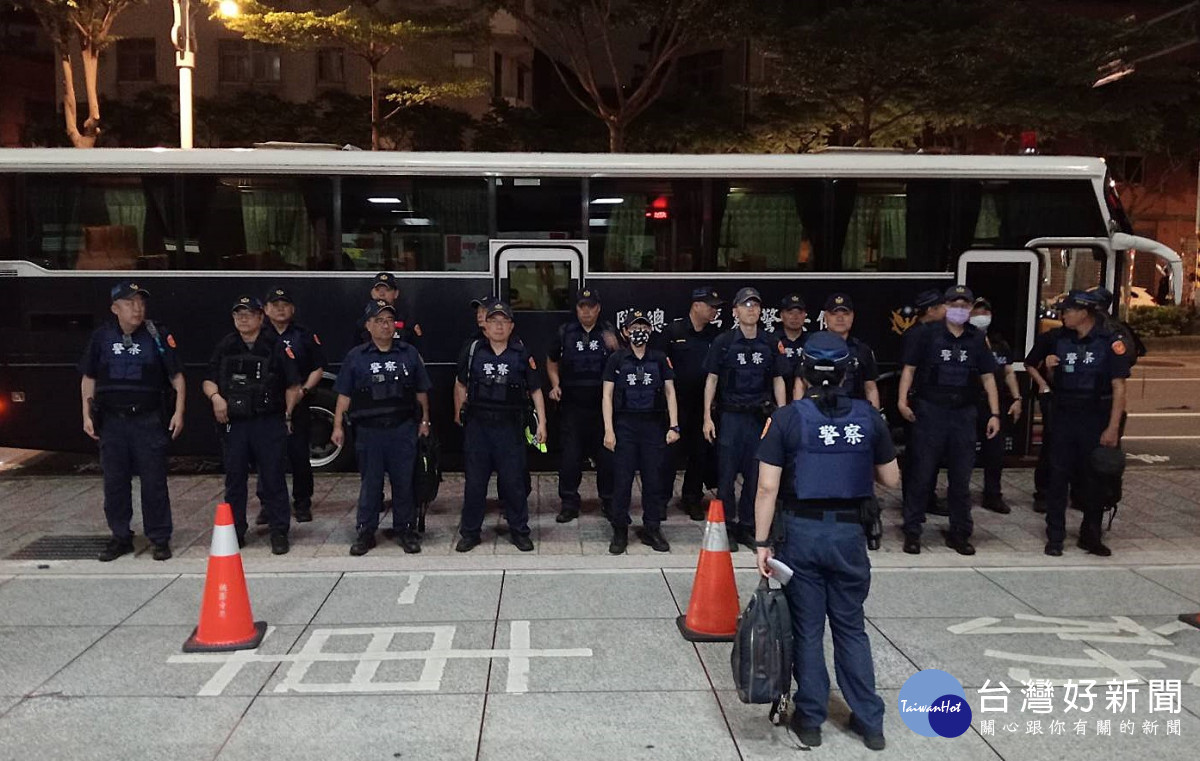 桃園市警察局結合內政部警政署40名保安警力,於7月4日發動第三波「全國同步擴大取締毒駕專案勤務」。
