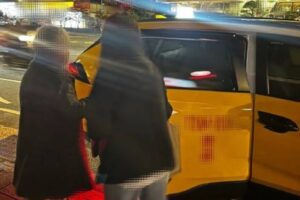 路倒返家 奶奶迷路獨坐在街頭 大同甜美警花暖心助回家 44 MEITU 20260705 124543854