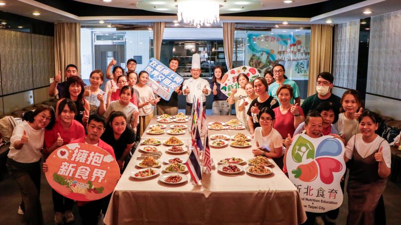 世界美食進校園 新北校廚研發異國料理豐富午餐 33 《圖說》透過專業培訓與經驗交流,將國際飲食特色與健康美味元素融入創新料理研發,持續提升校園午餐品質,讓學生從每日餐桌認識世界、與世界對話。〈教育局提供〉