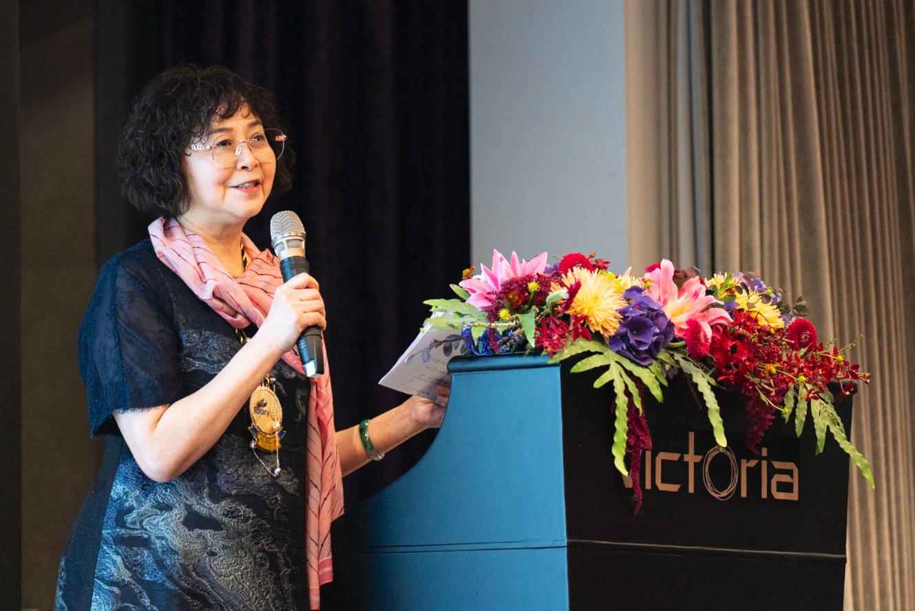 中山扶輪社38屆社長簡美琴分享因為健康,生命極美。(圖/中山扶輪社 提供)