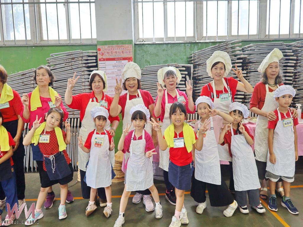 阿公阿嬤攜手孫辦桌上菜 明倫非營利幼兒園幼老共融新典範 - https://www.watchmedia01.com