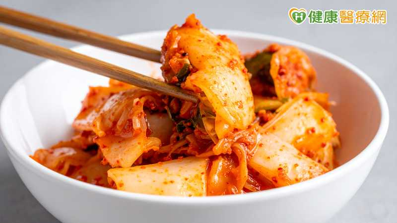 泡菜幫排塑膠微粒?研究發現特定益生菌是功臣 但人體效果待證實