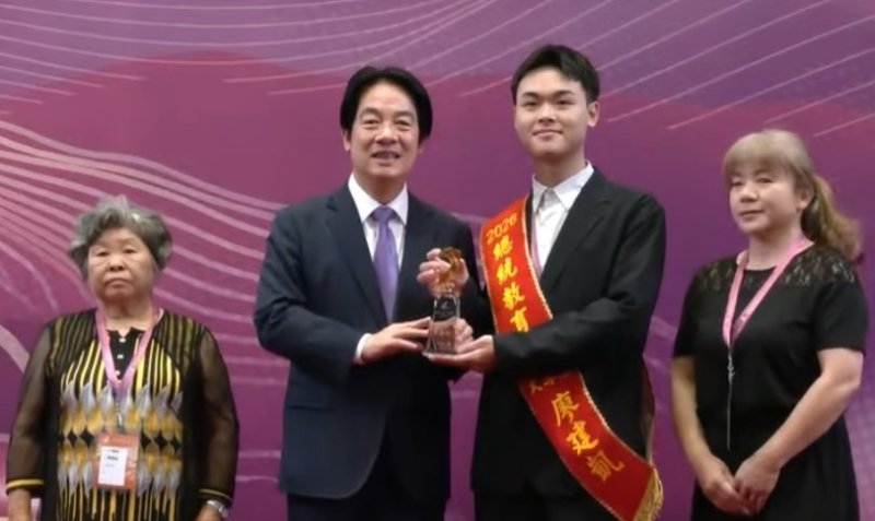 打破既定人生路徑　臺科大設計系廖建凱獲總統教育獎肯定