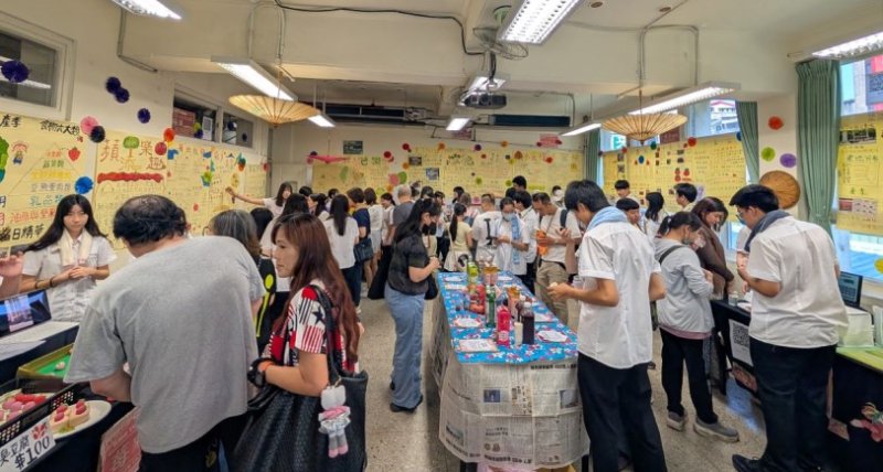 教室變成菜市場!開平餐飲期末成果展變身超好玩主題市集!
