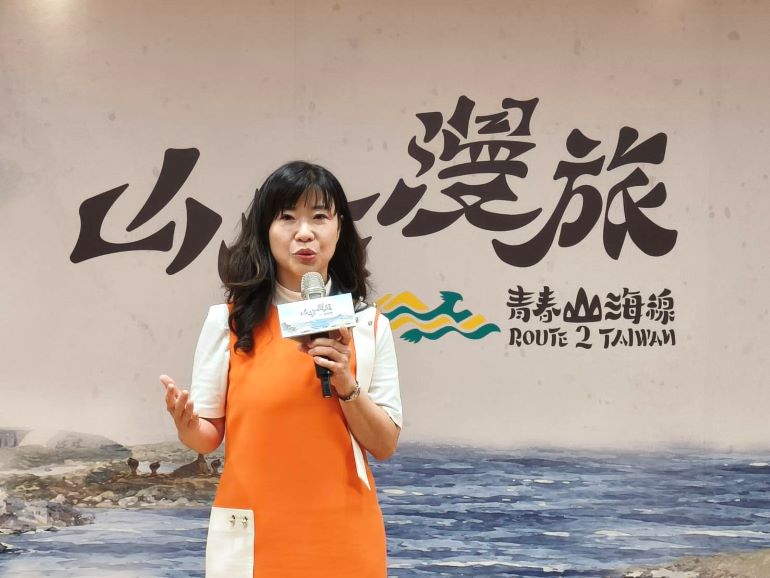 暑假輕旅行 漫遊青春山海線3款旅遊套票7/7開賣 54 《圖說》經發局長盛筱蓉今天宣布,「青春山海線-山海漫旅」三大主題遊程套票,將於7月7日中午12時開賣。〈記者葉柏成攝〉