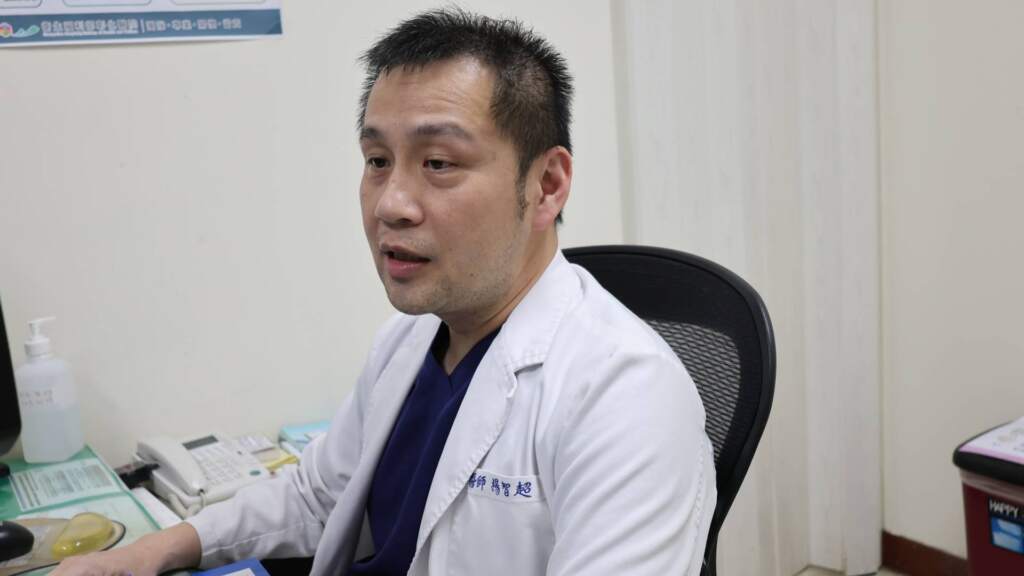 ▲彰化醫院肝膽胃腸科主任楊智超強調，主動篩檢、積極追蹤、及早治療，是預防肝硬化及肝癌的關鍵。（圖／彰化醫院提供）