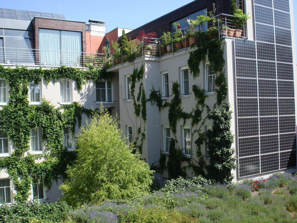 4 2 BIPV 外加式建築整合太陽能的工法(Wikimedia©Patterer)